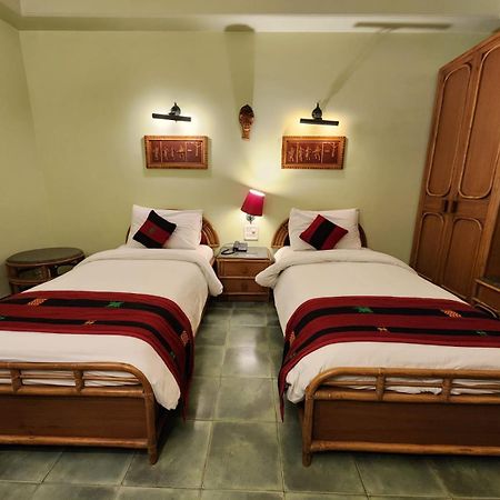 Palace On Ganges - Heritage Hotel Varanasi Exterior foto