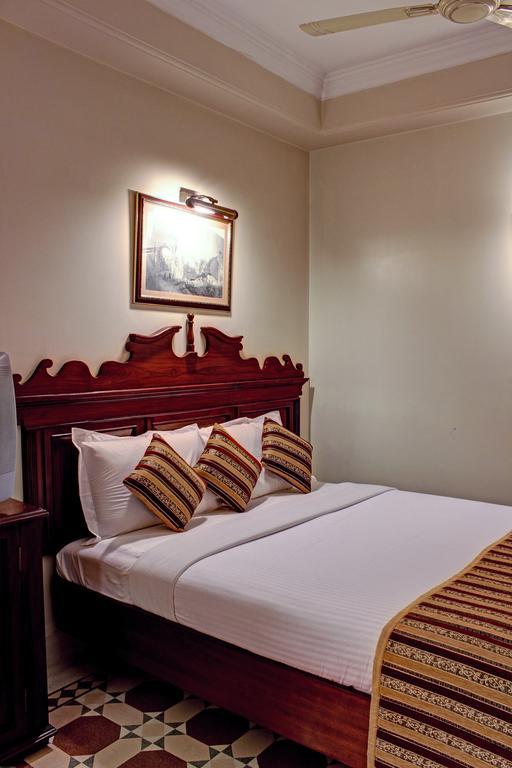 Palace On Ganges - Heritage Hotel Varanasi Exterior foto