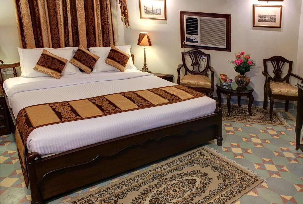 Palace On Ganges - Heritage Hotel Varanasi Habitación foto