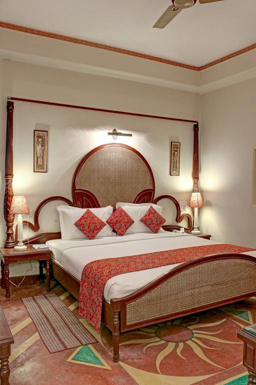 Palace On Ganges - Heritage Hotel Varanasi Exterior foto