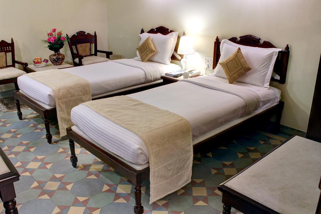 Palace On Ganges - Heritage Hotel Varanasi Exterior foto